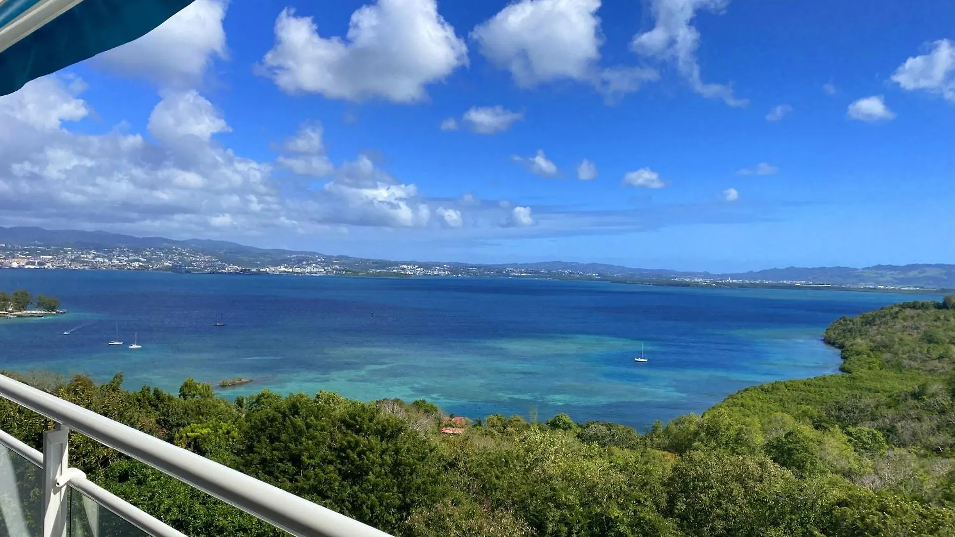 Le Marmoris, Anse Mitan, Superbe T2 Neuf, Sublime Vue Mer Les Trois-Îlets 0*,